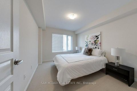 Photo 20 at 33 - 22 Applewood Lane, Etobicoke West Mall, Toronto
