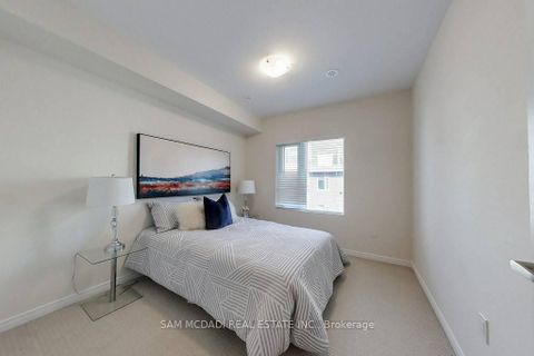 Photo 21 at 33 - 22 Applewood Lane, Etobicoke West Mall, Toronto