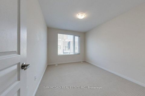 Photo 23 at 33 - 22 Applewood Lane, Etobicoke West Mall, Toronto