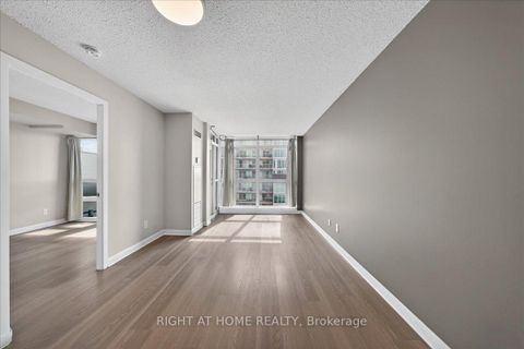 Photo 13 at 827 - 525 Wilson Avenue, Clanton Park, Toronto