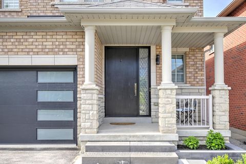 Photo 2 at 16 Muret Crescent, Patterson, Vaughan