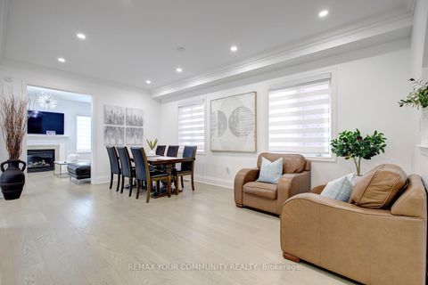 Photo 5 at 16 Muret Crescent, Patterson, Vaughan
