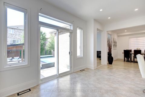 Photo 18 at 16 Muret Crescent, Patterson, Vaughan