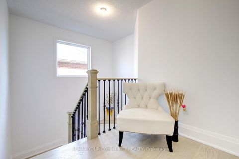 Photo 23 at 16 Muret Crescent, Patterson, Vaughan