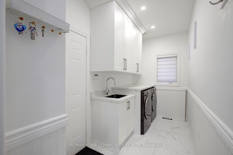 Photo 30 at 16 Muret Crescent, Patterson, Vaughan