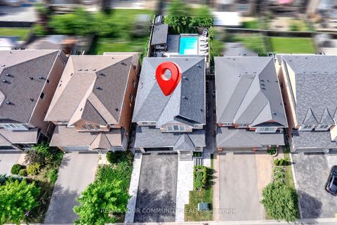 Photo 31 at 16 Muret Crescent, Patterson, Vaughan