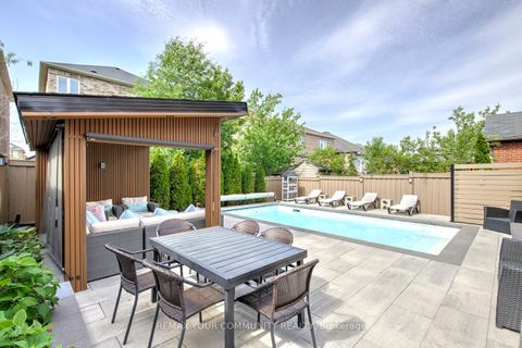 Photo 34 at 16 Muret Crescent, Patterson, Vaughan