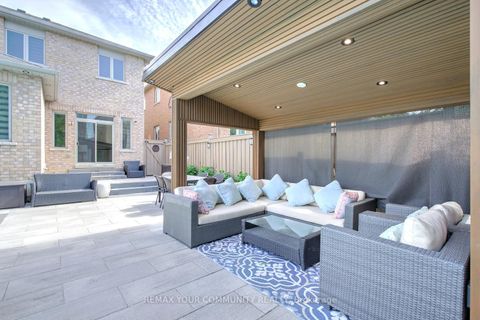 Photo 39 at 16 Muret Crescent, Patterson, Vaughan