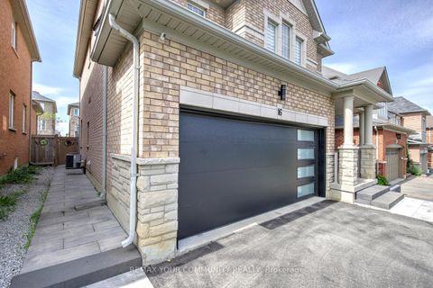Photo 48 at 16 Muret Crescent, Patterson, Vaughan