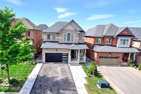 Photo 49 at 16 Muret Crescent, Patterson, Vaughan