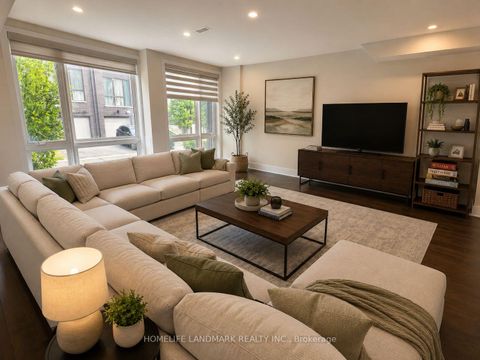 Photo 3 at 27 Thorncrest Drive, Patterson, Vaughan