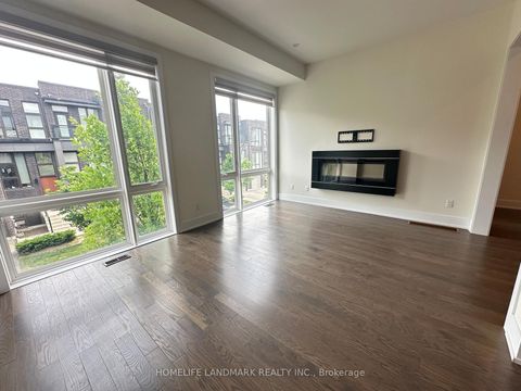 Photo 7 at 27 Thorncrest Drive, Patterson, Vaughan