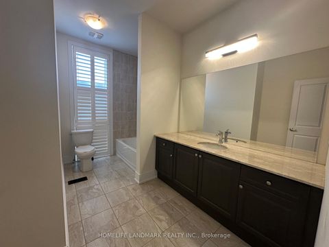 Photo 16 at 27 Thorncrest Drive, Patterson, Vaughan