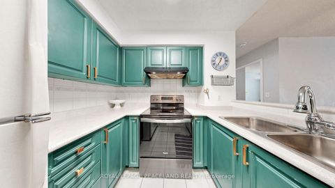 Photo 7 at 409 - 18 Pemberton Avenue, Newtonbrook East, Toronto