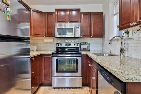 Photo 14 at 5 - 1648 Bathurst Street, Cedarvale, Toronto