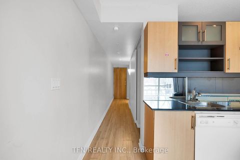 Photo 7 at M22 - 350 Wellington Street W, Waterfront Communities C1, Toronto