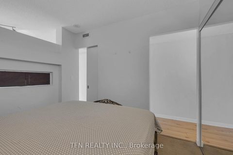 Photo 12 at M22 - 350 Wellington Street W, Waterfront Communities C1, Toronto