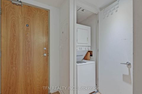 Photo 14 at M22 - 350 Wellington Street W, Waterfront Communities C1, Toronto