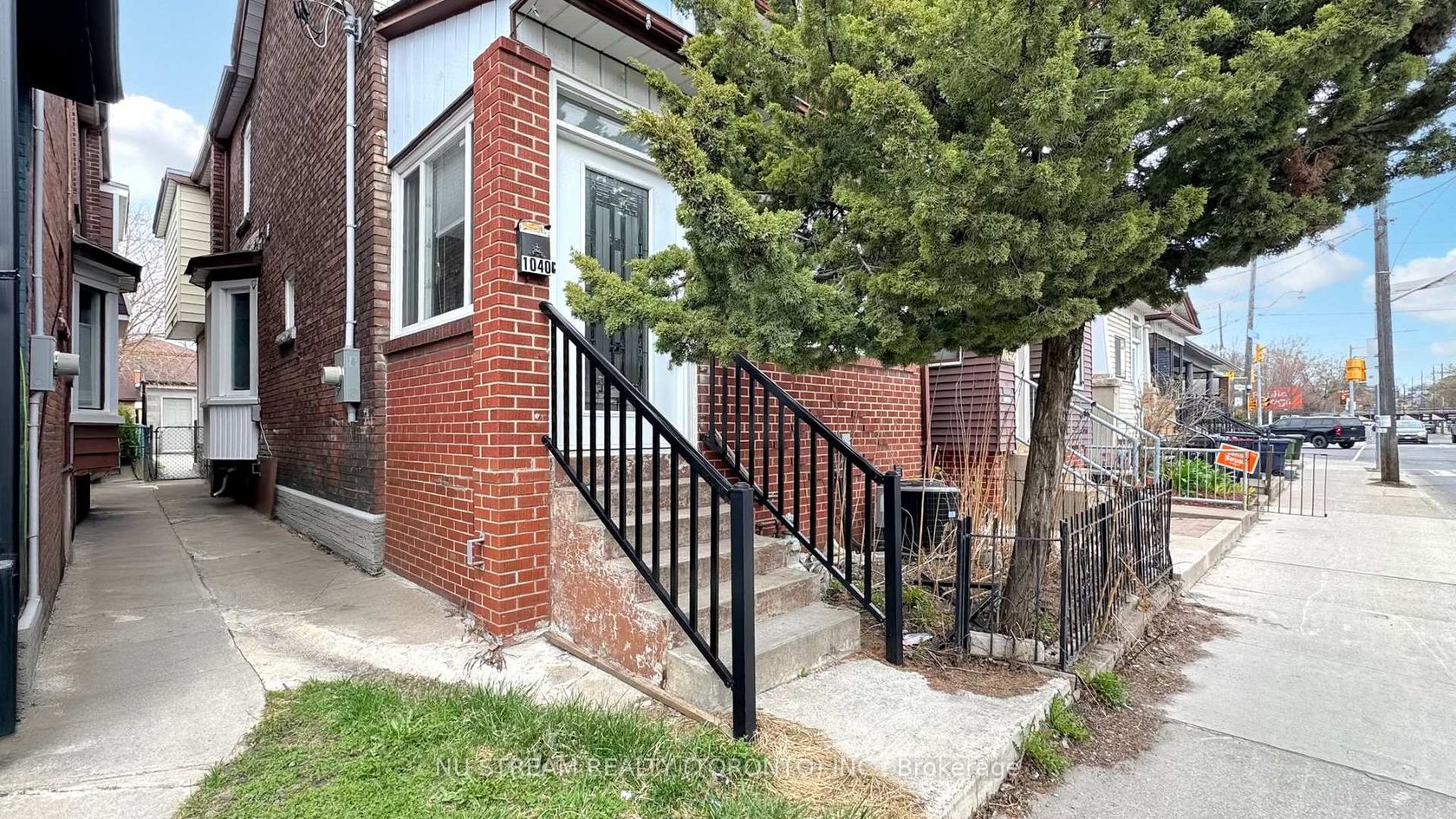 1040 Ossington Avenue, Junction, Toronto photo number 2