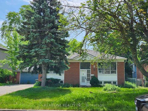 Photo 1 at 33 Urbandale Avenue, Newtonbrook East, Toronto