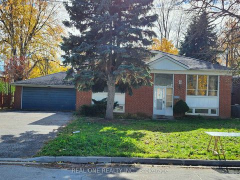 Photo 5 at 33 Urbandale Avenue, Newtonbrook East, Toronto