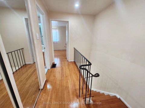 Photo 11 at 15 - 25 Gosford Boulevard, Black Creek, Toronto