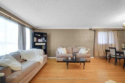 Photo 5 at 22 Hamptonbrook Drive, Richview, Toronto