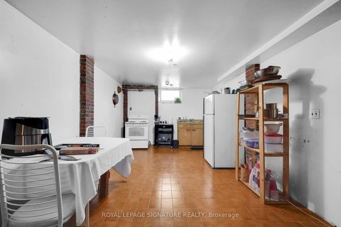 Photo 22 at 22 Hamptonbrook Drive, Richview, Toronto