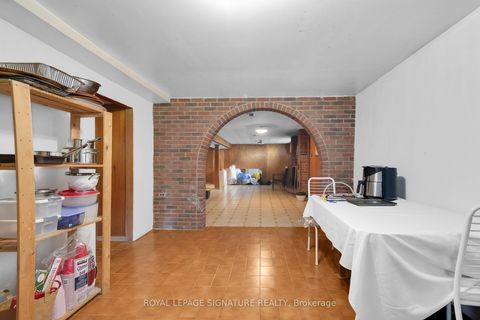 Photo 24 at 22 Hamptonbrook Drive, Richview, Toronto