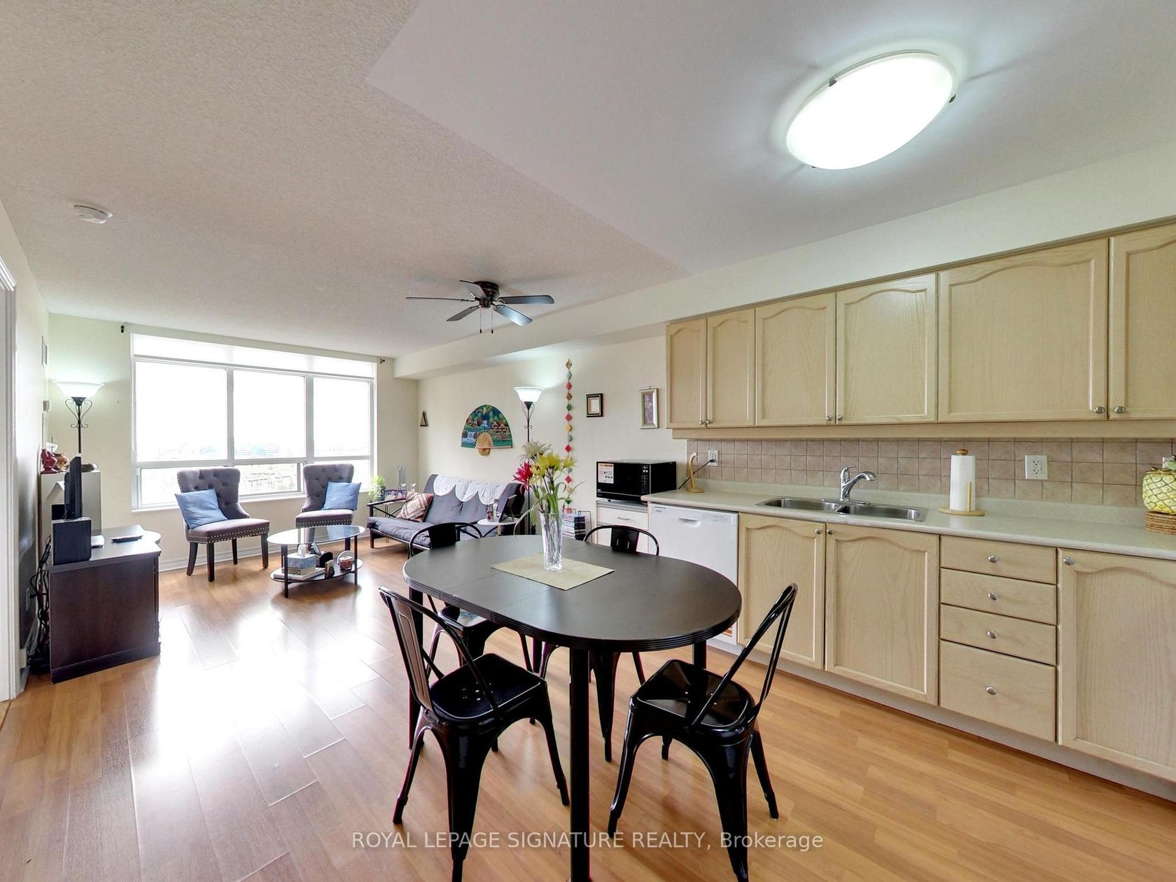 2010 - 710 Humberwood Boulevard, Clairville, Toronto photo number 2