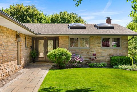 Photo 2 at 1889 APPLEVIEW Road, Dunbarton, Pickering