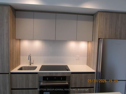 Photo 3 at 414 - 8 Beverley Glen Boulevard, Beverley Glen, Vaughan