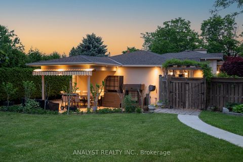 Photo 1 at 10 Sevilla Boulevard, Kleinburg, Vaughan