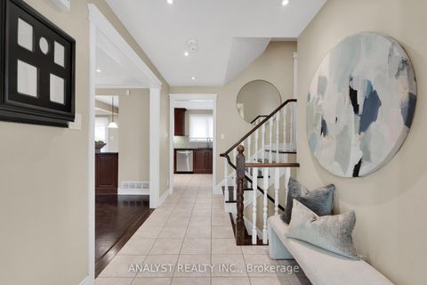 Photo 4 at 10 Sevilla Boulevard, Kleinburg, Vaughan