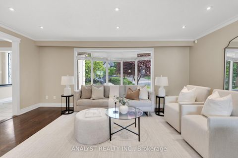 Photo 6 at 10 Sevilla Boulevard, Kleinburg, Vaughan