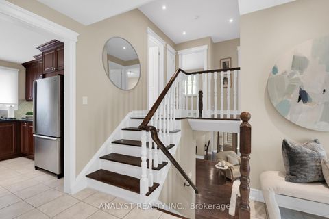 Photo 12 at 10 Sevilla Boulevard, Kleinburg, Vaughan