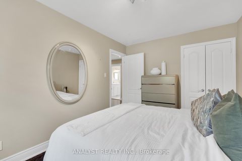 Photo 16 at 10 Sevilla Boulevard, Kleinburg, Vaughan
