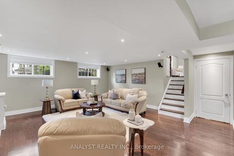 Photo 19 at 10 Sevilla Boulevard, Kleinburg, Vaughan