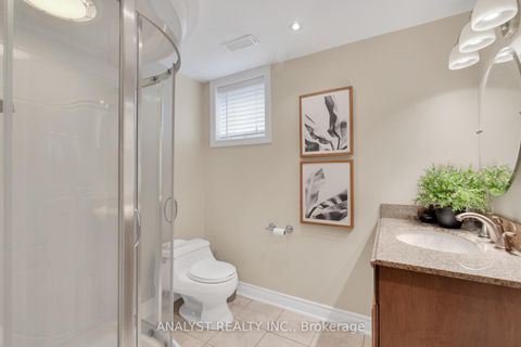 Photo 24 at 10 Sevilla Boulevard, Kleinburg, Vaughan