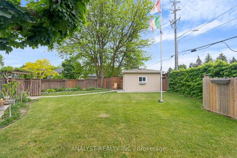 Photo 27 at 10 Sevilla Boulevard, Kleinburg, Vaughan