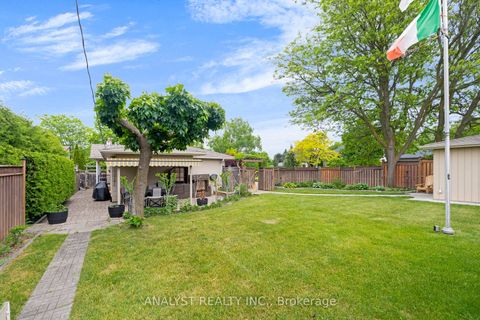 Photo 28 at 10 Sevilla Boulevard, Kleinburg, Vaughan