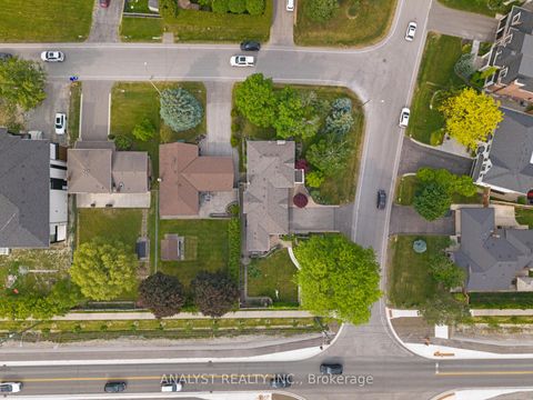 Photo 31 at 10 Sevilla Boulevard, Kleinburg, Vaughan