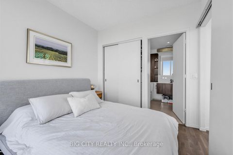 Photo 9 at 4406 - 101 Charles Street E, Yonge Corridor, Toronto