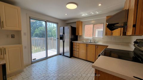 Photo 10 at 35 Wintermute Boulevard, Steeles, Toronto