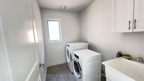 Photo 37 at 102 Frank Kelly Drive, Holland Landing, East Gwillimbury