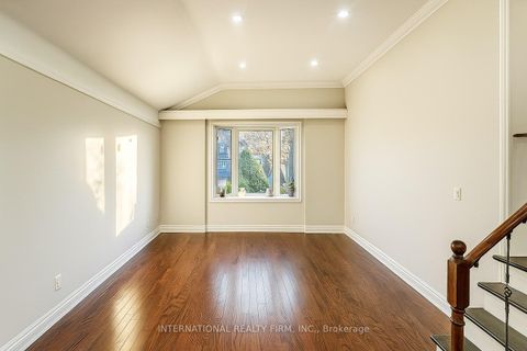 Photo 2 at 9 Benshire Drive, Woburn, Toronto