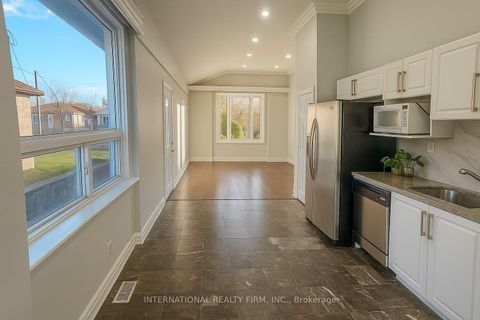 Photo 4 at 9 Benshire Drive, Woburn, Toronto