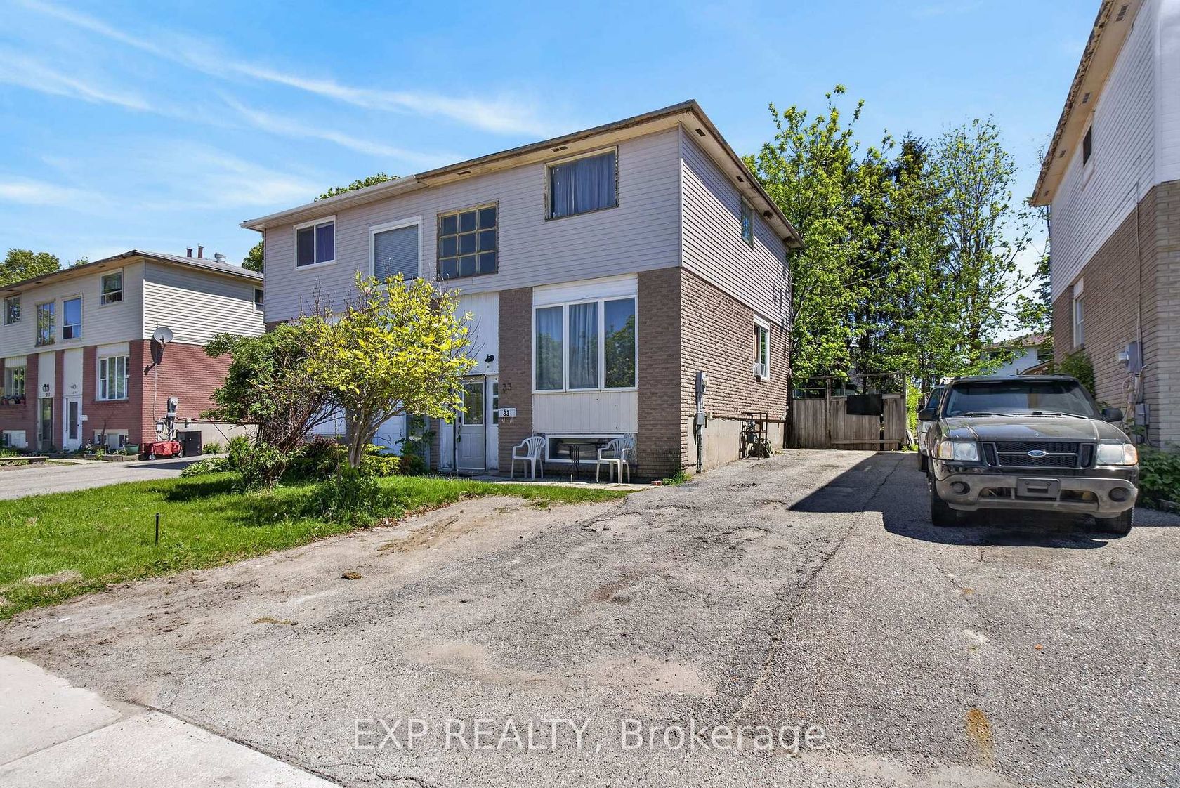 33 Carlton Road, Cundles East, Barrie photo number 2