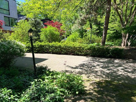 Photo 2 at 16 Wells Hill Avenue, Casa Loma, Toronto