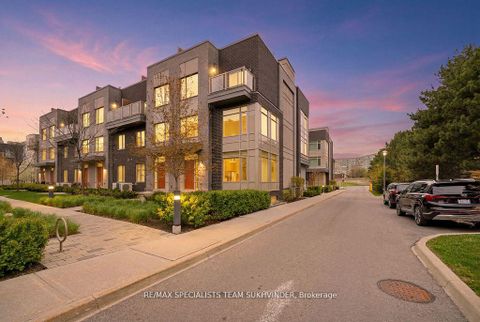 Photo 1 at 25 - 18 Applewood Lane, Etobicoke West Mall, Toronto